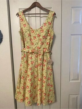 Vintage-Inspired Yellow Floral Sundress